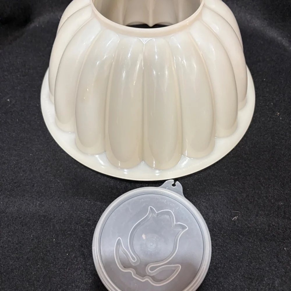 Vintage TUPPERWARE White Jello Mold #776-2 & Tulip Design #620-9